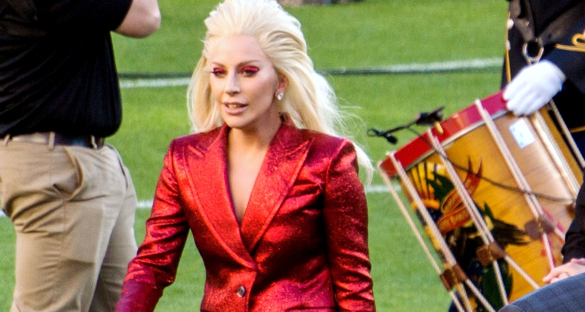 Lady Gaga est une autrice-compositrice-interprète, actrice, businesswoman et philanthrope américaine
